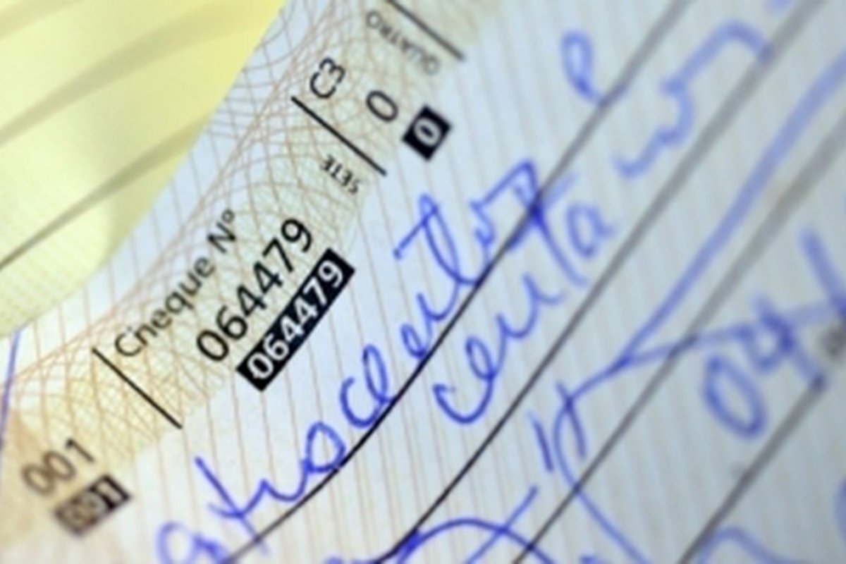 Uso de cheques no Brasil cai 93% desde 1995, mas ainda ultrapassa R$ 600 bi