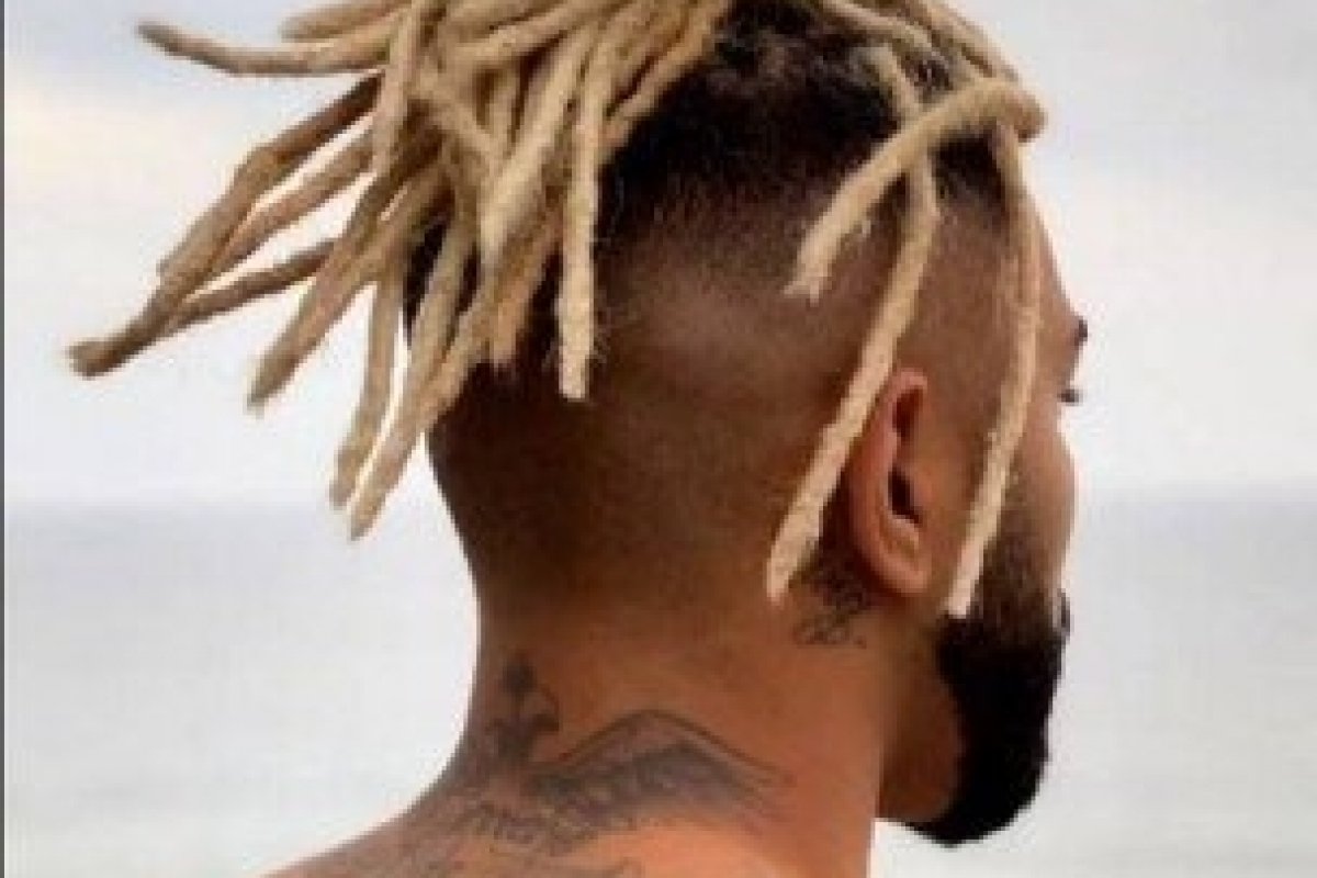 A bola da vez: Gabigol surge com novo visual