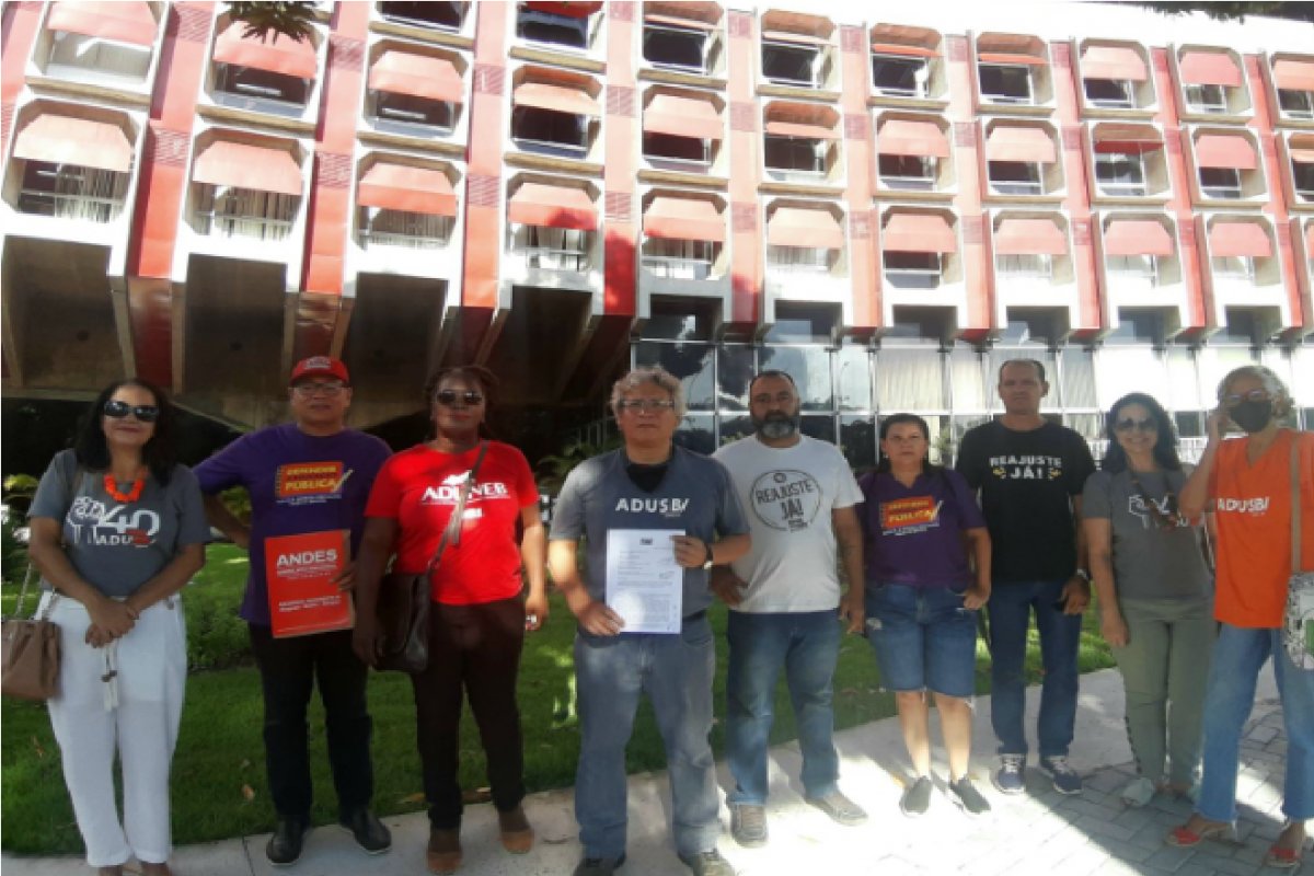 Servidores estaduais da Bahia acumulam perdas salariais de 53,3%