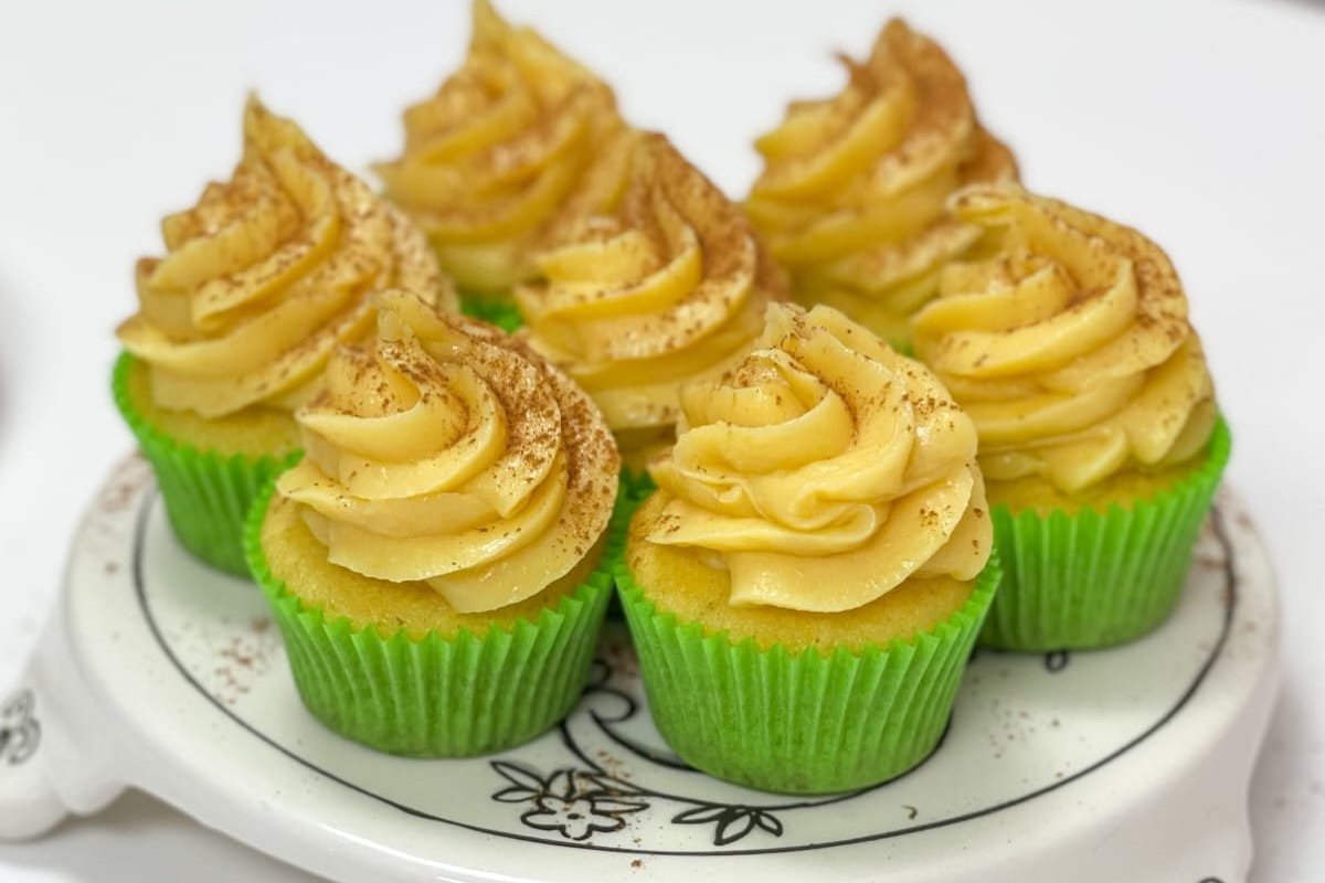 Aprenda a fazer Cupcake de Milho com cobertura de brigadeiro!