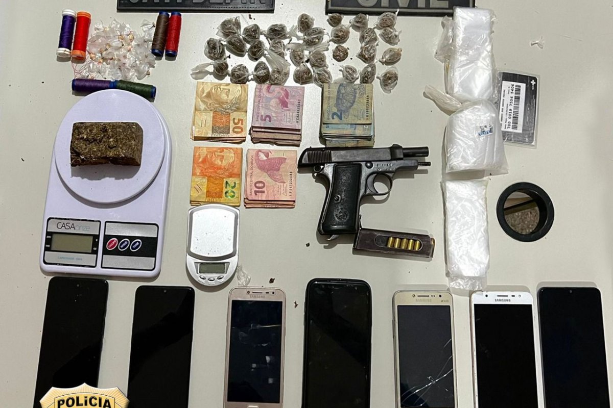 Dupla é presa com arma e drogas em Irecê; ambos acumulam passagens por homicídio