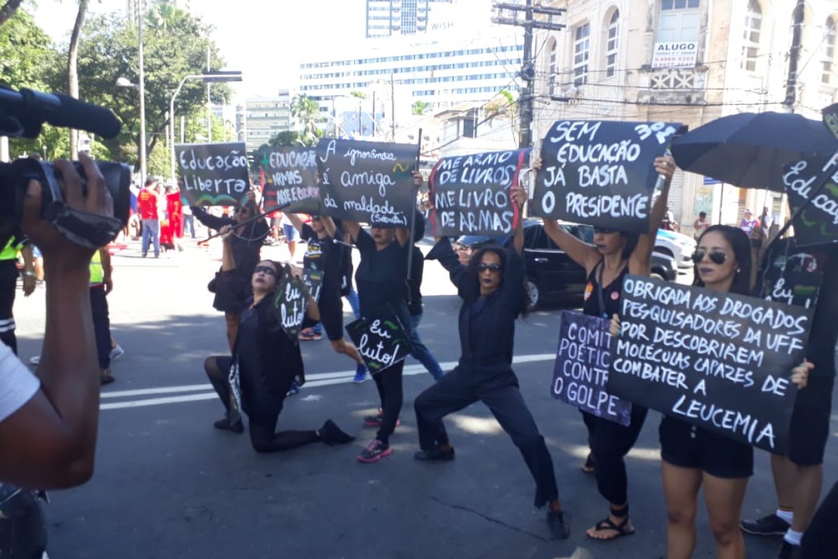 Juíza baiana determina que MEC suspenda cortes nas universidades