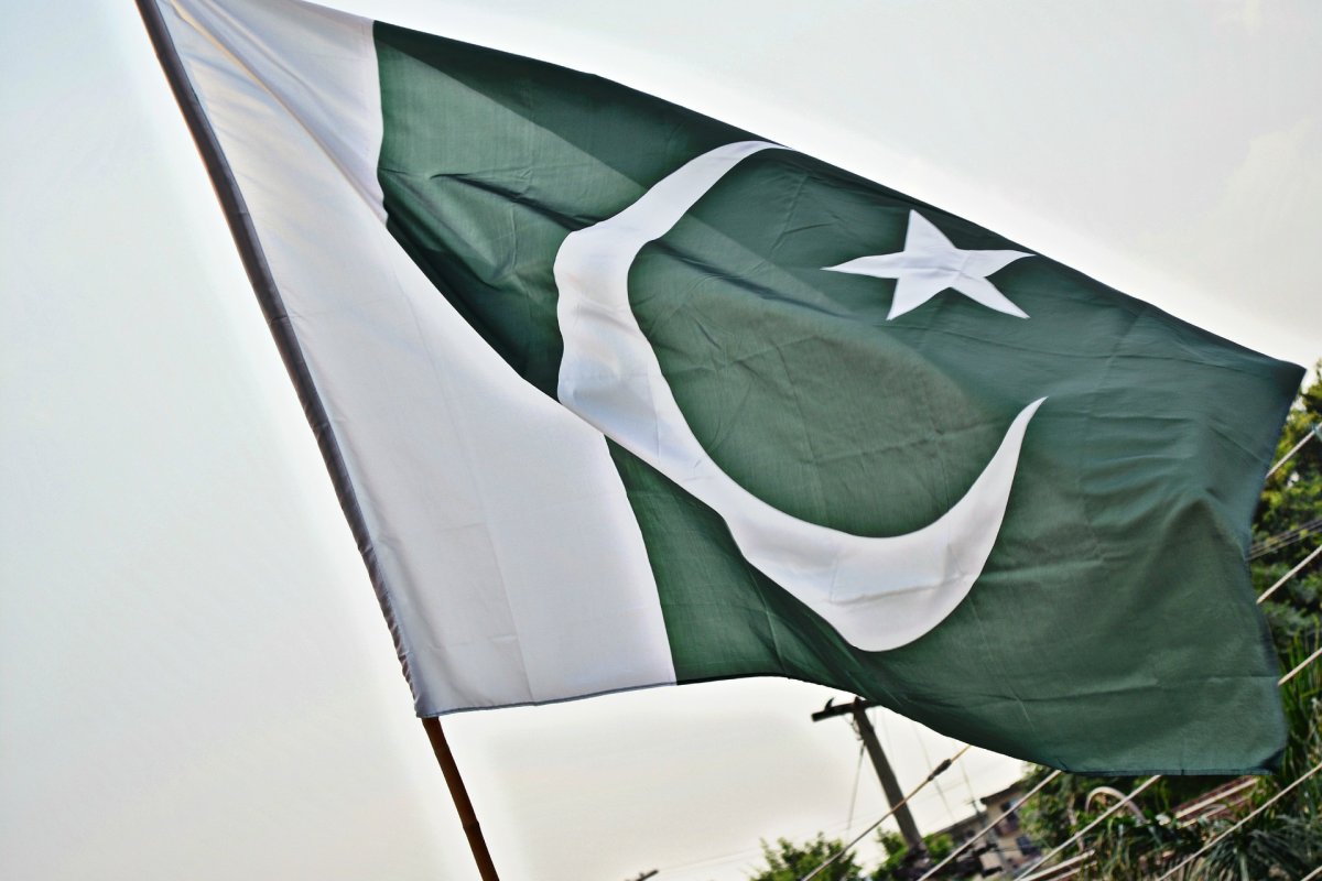 Mais de 40 pessoas morrem em acidente de ônibus no Paquistão