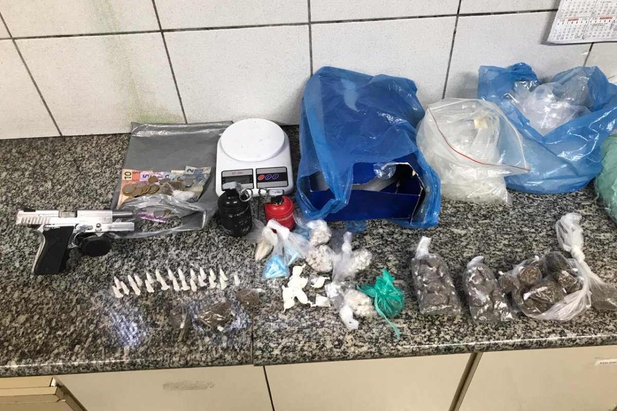 Polícia faz operação em Brotas e apreende suspeitos com drogas