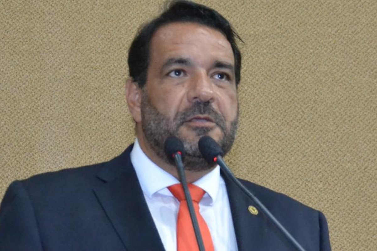 AL-BA retorna dia 1º; oposição já tem novo líder