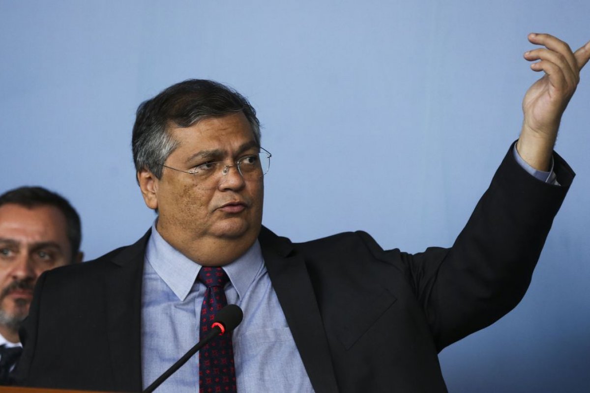 Após ser chamado de 'ladrão' por vizinho, Flávio Dino abre boletim de ocorrência