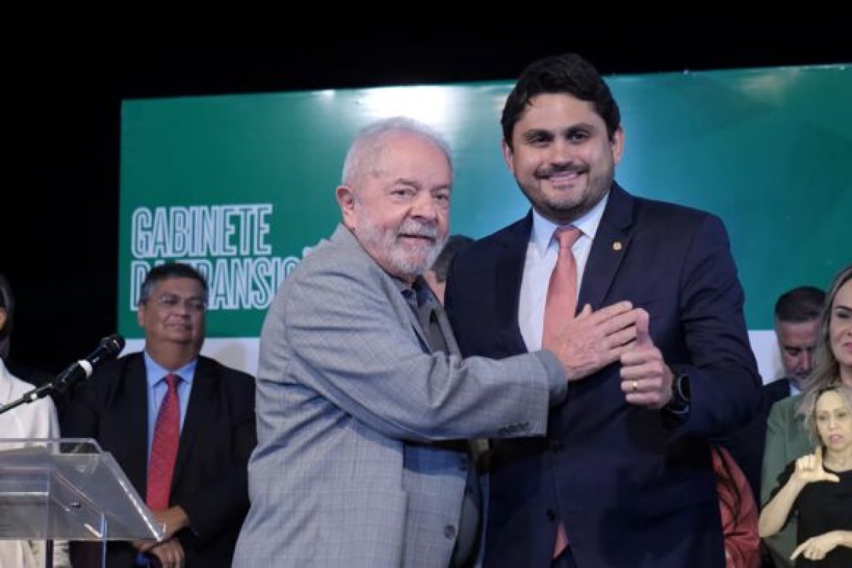 Ministro das Comunicações do governo Lula beneficiou fazenda própria com orçamento secreto, aponta jornal