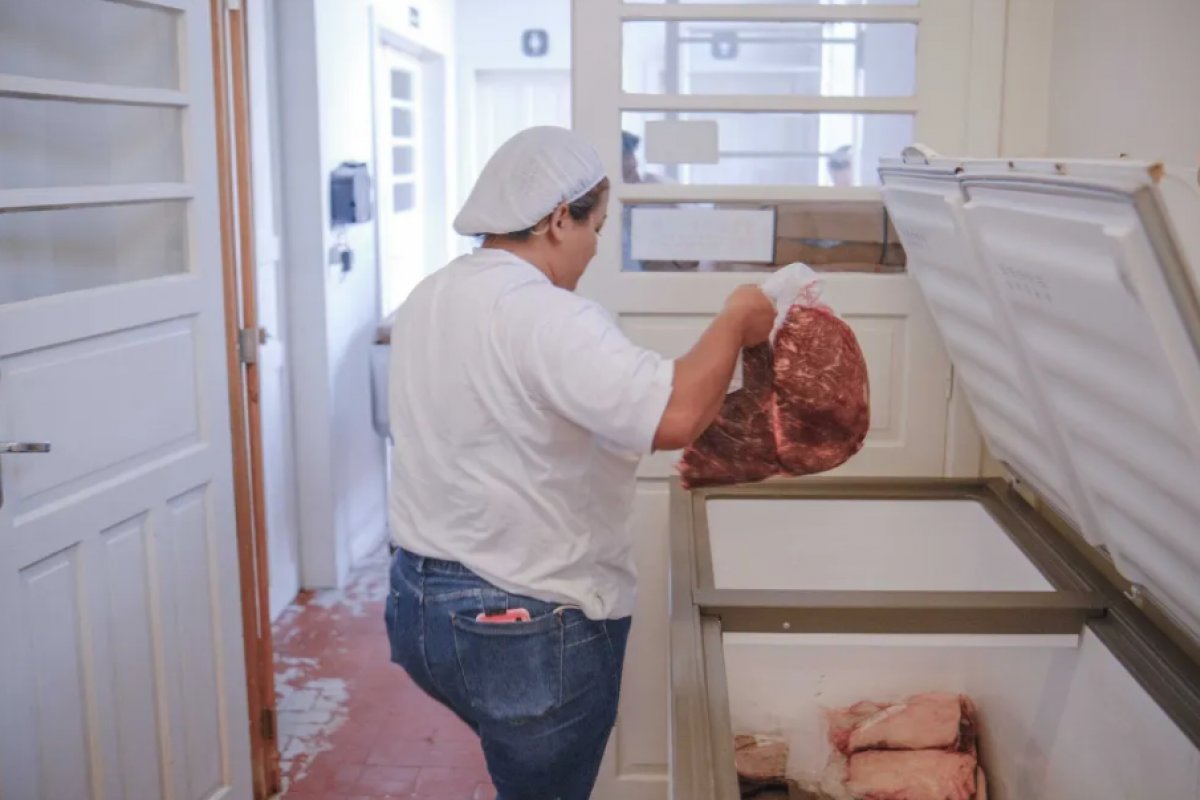 Bandejão: Universidade do Paraná vai servir picanha e camarão no bandejão aos estudantes