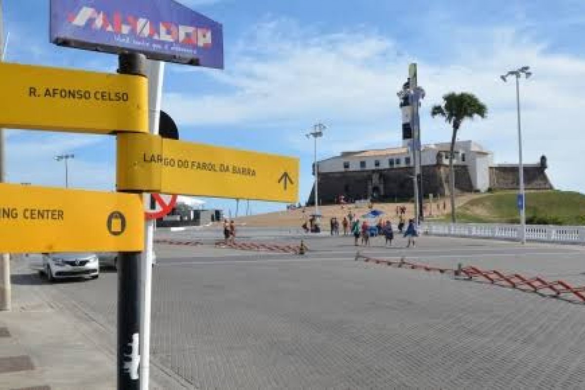 Região do Farol da Barra fica interditada para veículos nesta terça (31)