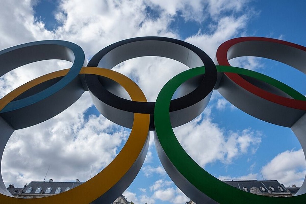 Atletas russos devem competir Jogos Olímpicos de Paris sob bandeira neutra