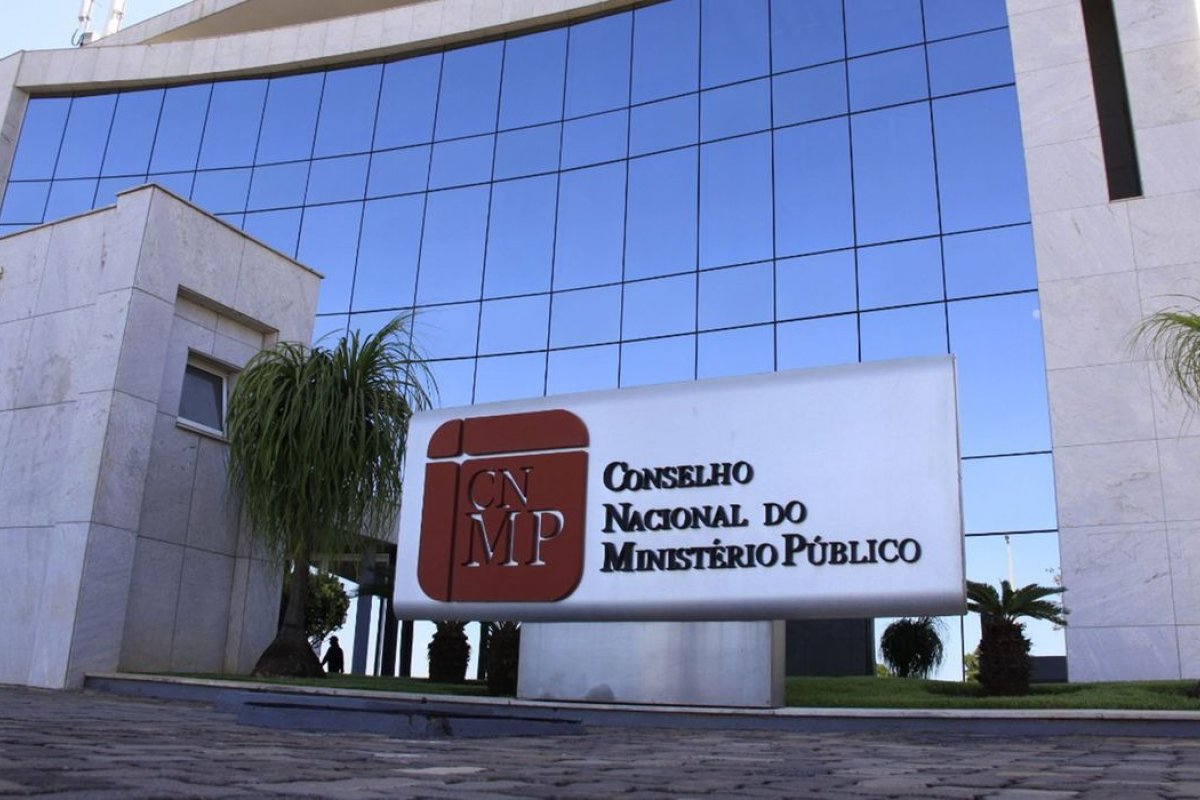Procuradores de férias, folga ou 'sindicalistas' terão extra de até R$ 11 mil