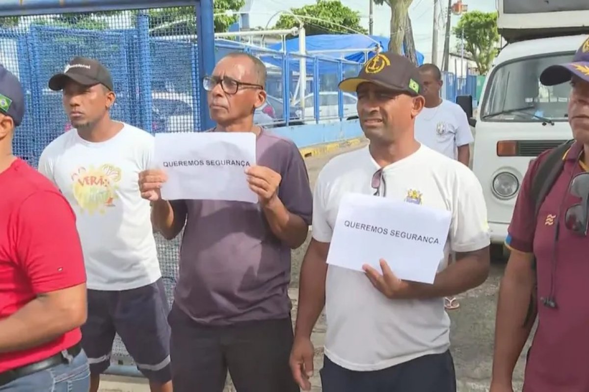 Funcionários do ferry-boat protestam por segurança após colegas serem agredidos