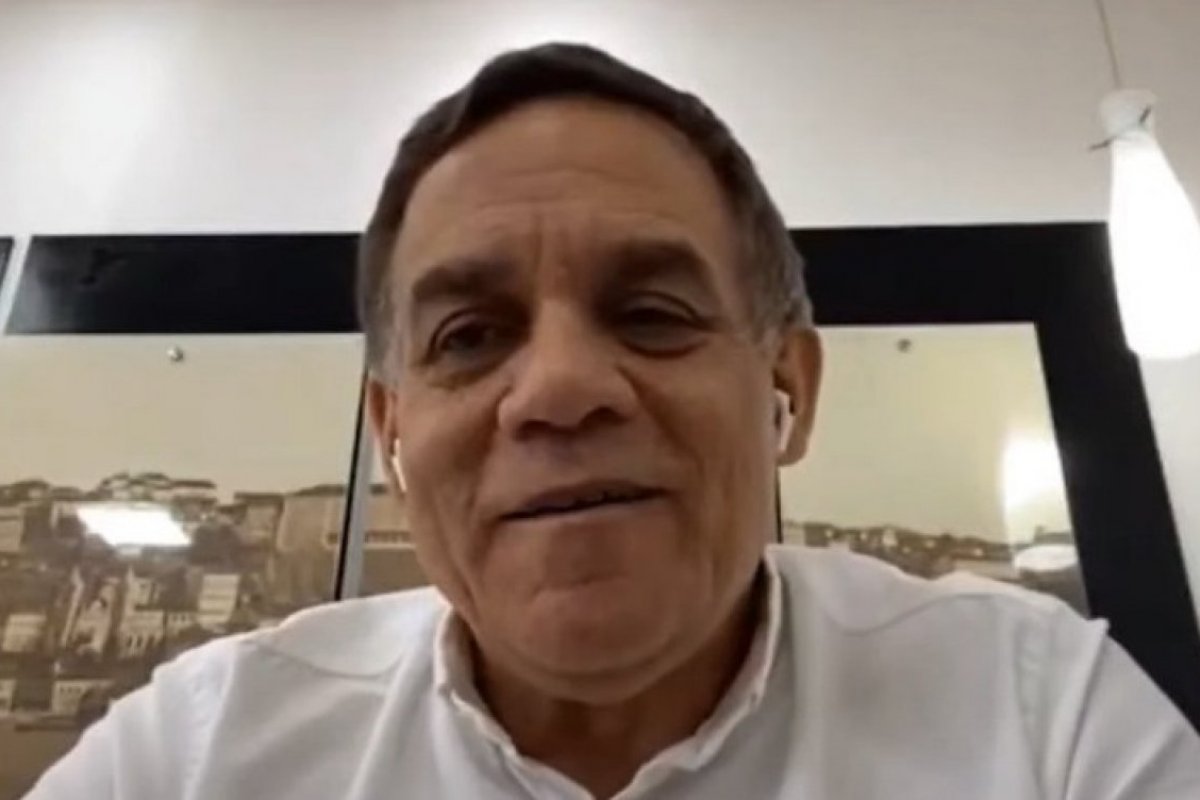 Secretário da Semop diz que acha "impossível" ambulantes não terem celular para cadastro on-line no Carnaval