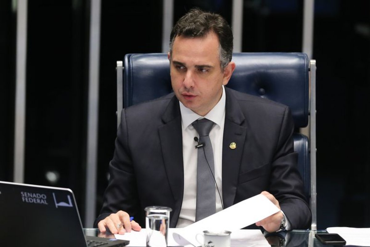 MDB formaliza apoio a reeleição de Rodrigo Pacheco a presidência do Senado