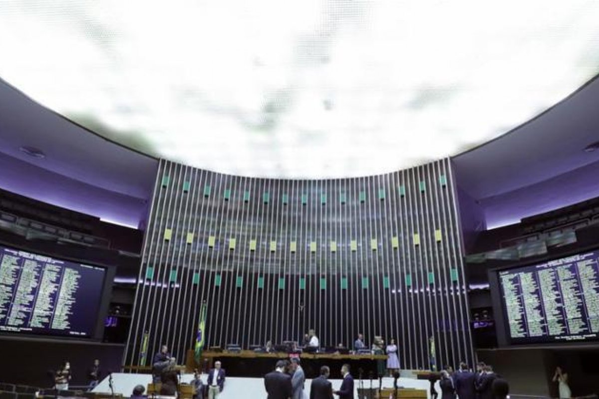 Deputados eleitos tomam posse na Câmara nesta quarta (1°); confira perfil da Casa