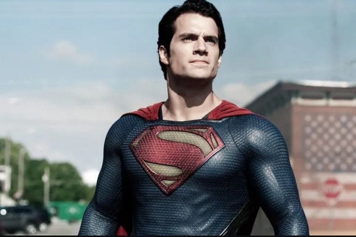 Co-presidente da DC nega ter demitido Henry Cavill e revela que ator foi 'sacaneado' por executivos