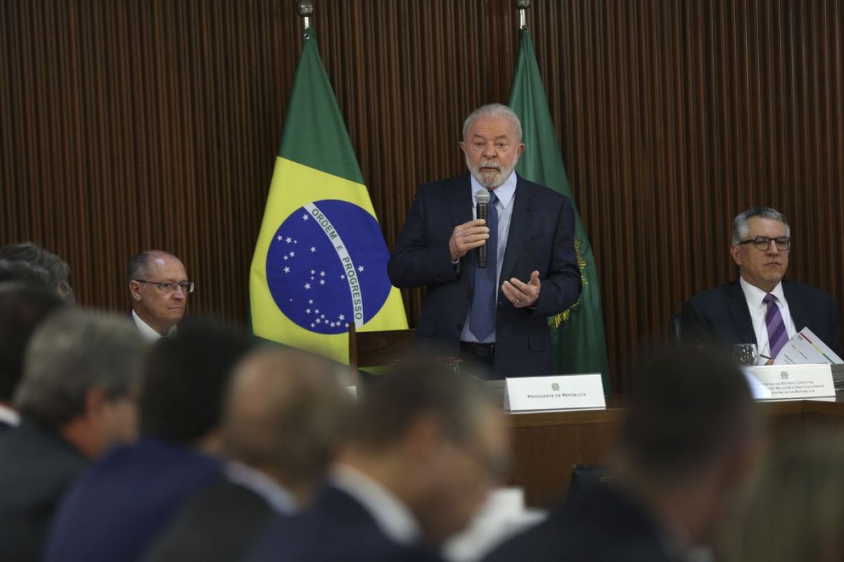 Itamaraty volta atrás e libera lista dos convidados da festa na posse de Lula