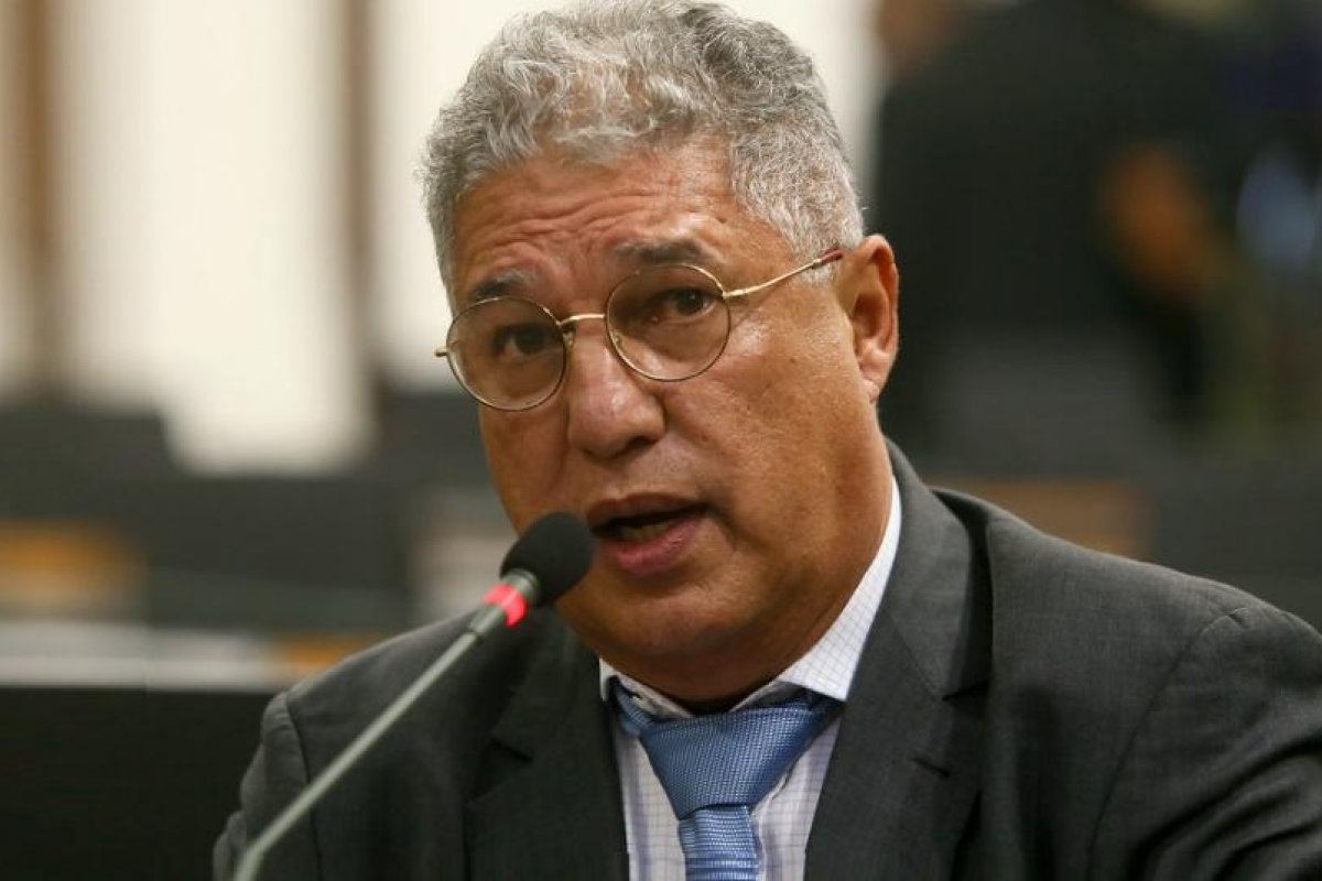 "Faz parte da vida política", diz deputado Rosemberg sobre a volta do PP para base do governo