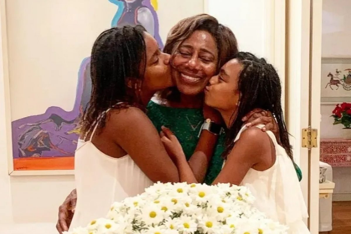 Glória Maria deixa duas filhas adolescentes: 'Minha felicidade é olhar para elas'