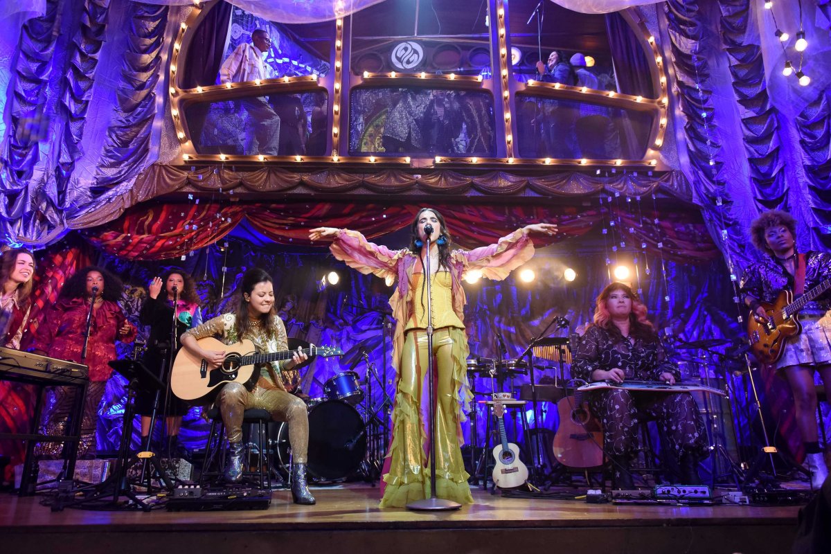 Acústico MTV: Manu Gavassi canta Fruto Proibido estreia na Paramount+ e MTV! 