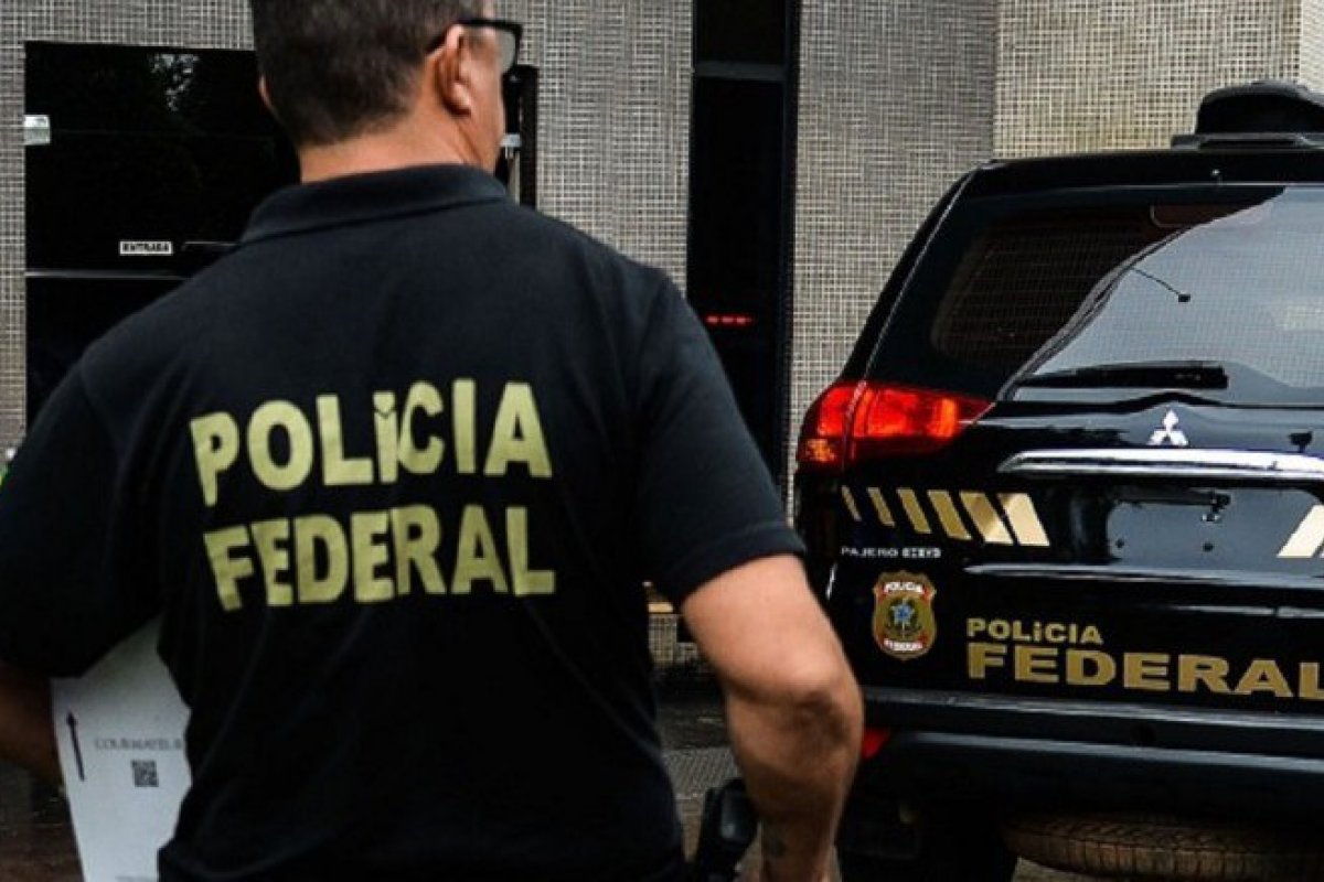 Operação contra sonegação por organização que comercializa cigarros cumpre mandado em Salvador