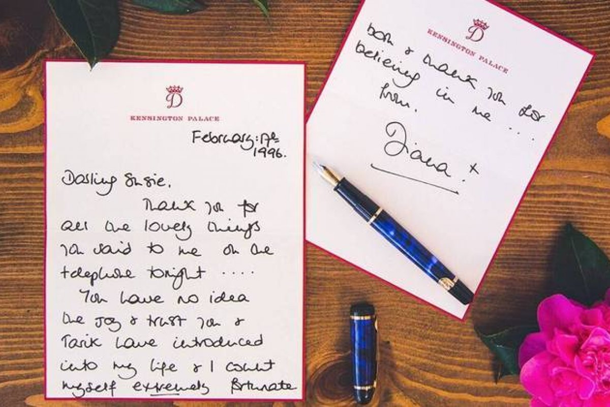 Cartas escritas pela princesa Diana durante divórcio com Charles são reveladas antes de irem a leilão