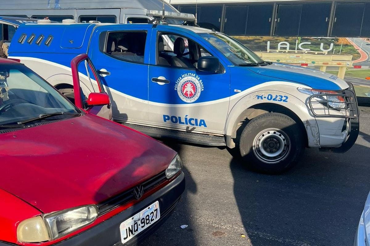 Dupla é interpretada pela polícia tentando atravessar o Ferry Boat em Salvador