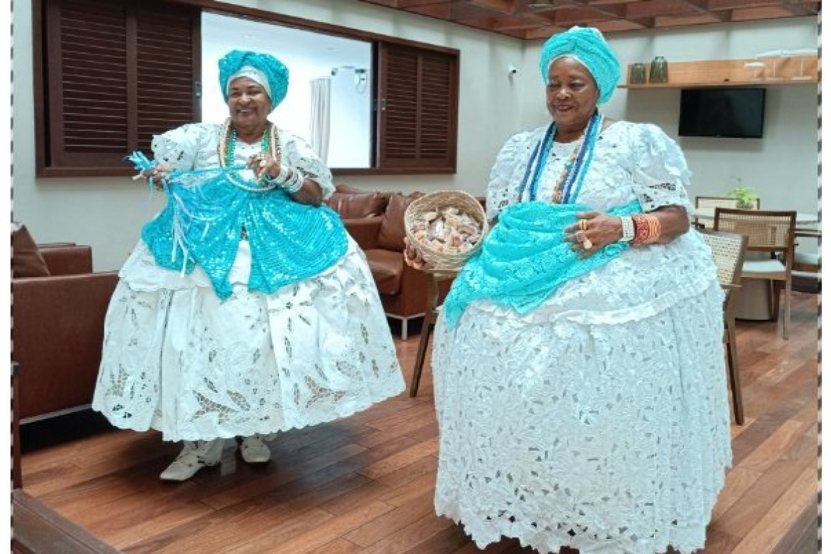 Marano Hotel recepciona hóspedes com "Baianas" durante café da manhã no dia de Iemanjá!