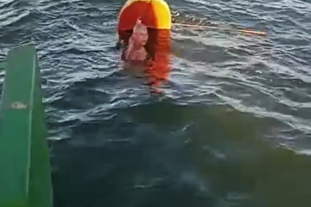 Bahia: Mulher morre após canoa naufragar durante passeio com familiares