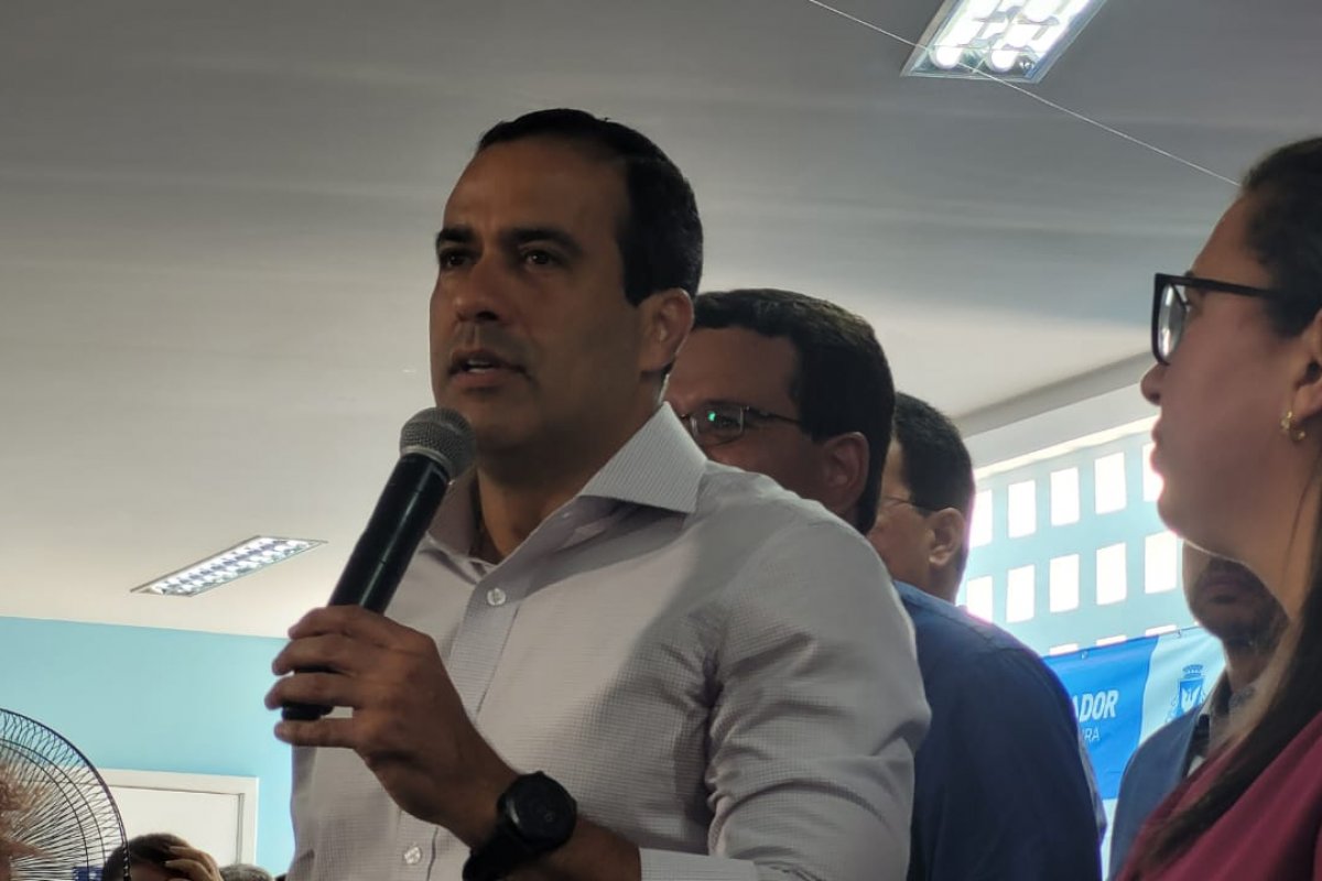 Wi-Fi será instalado nas prefeituras-bairro para ajudar no credenciamento de ambulantes para o Carnaval, diz Bruno Reis