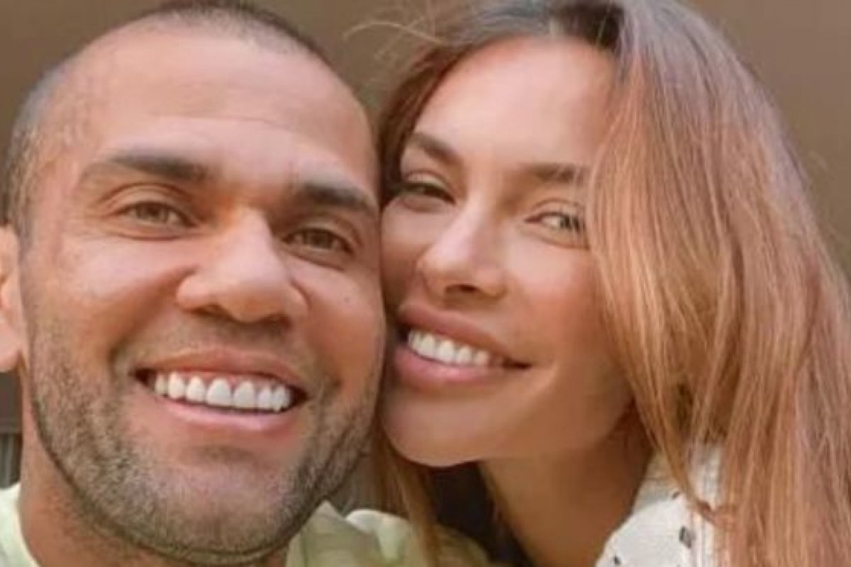 Esposa visita Daniel Alves na prisão: “Não vou deixá-lo sozinho”