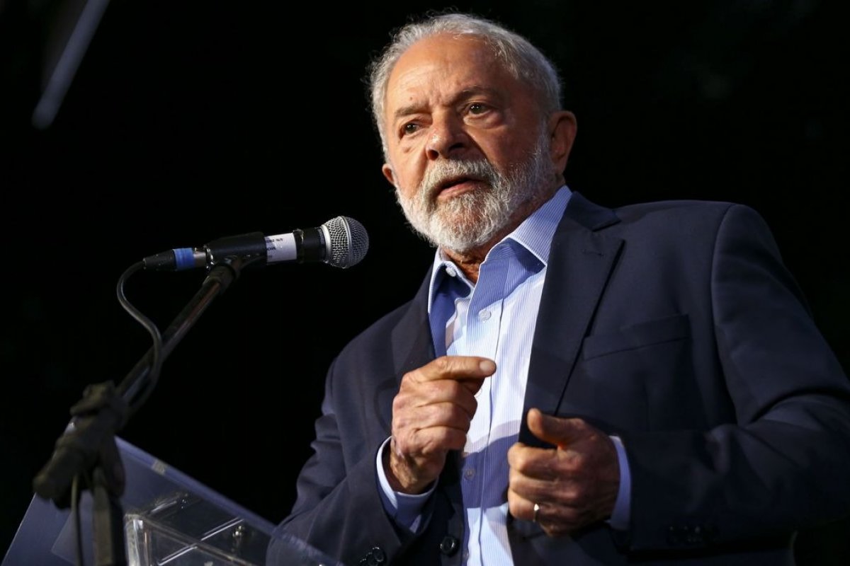 Lula diz que não tem explicação para que juros estejam no patamar atual