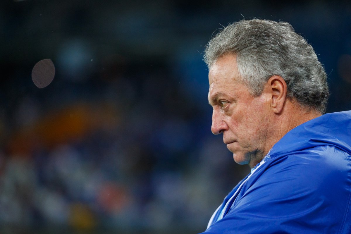 Após amargar mais uma derrota, Abel Braga deixa o Cruzeiro