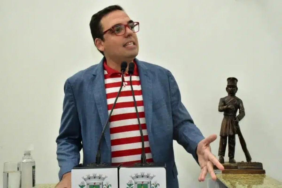 Vereador Tenóbio comenta possibilidade de concorrer à prefeitura de Lauro de Freitas