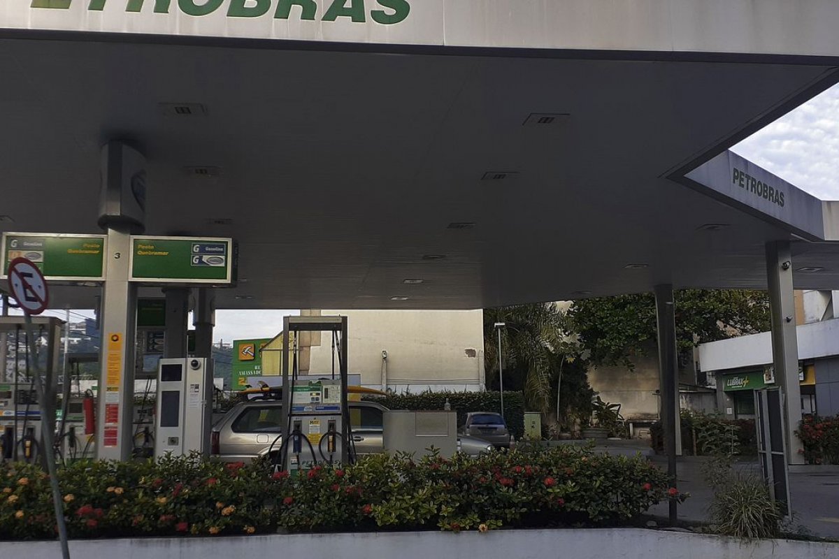 Petrobras anuncia redução no preço do diesel para distribuidoras