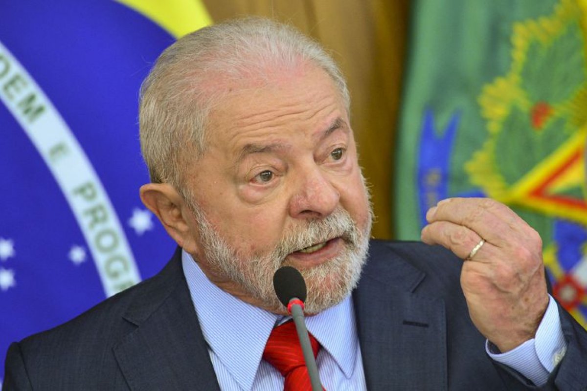 Lula dispensa ex-ministro e ex-assessor de Bolsonaro da Comissão de Ética Pública