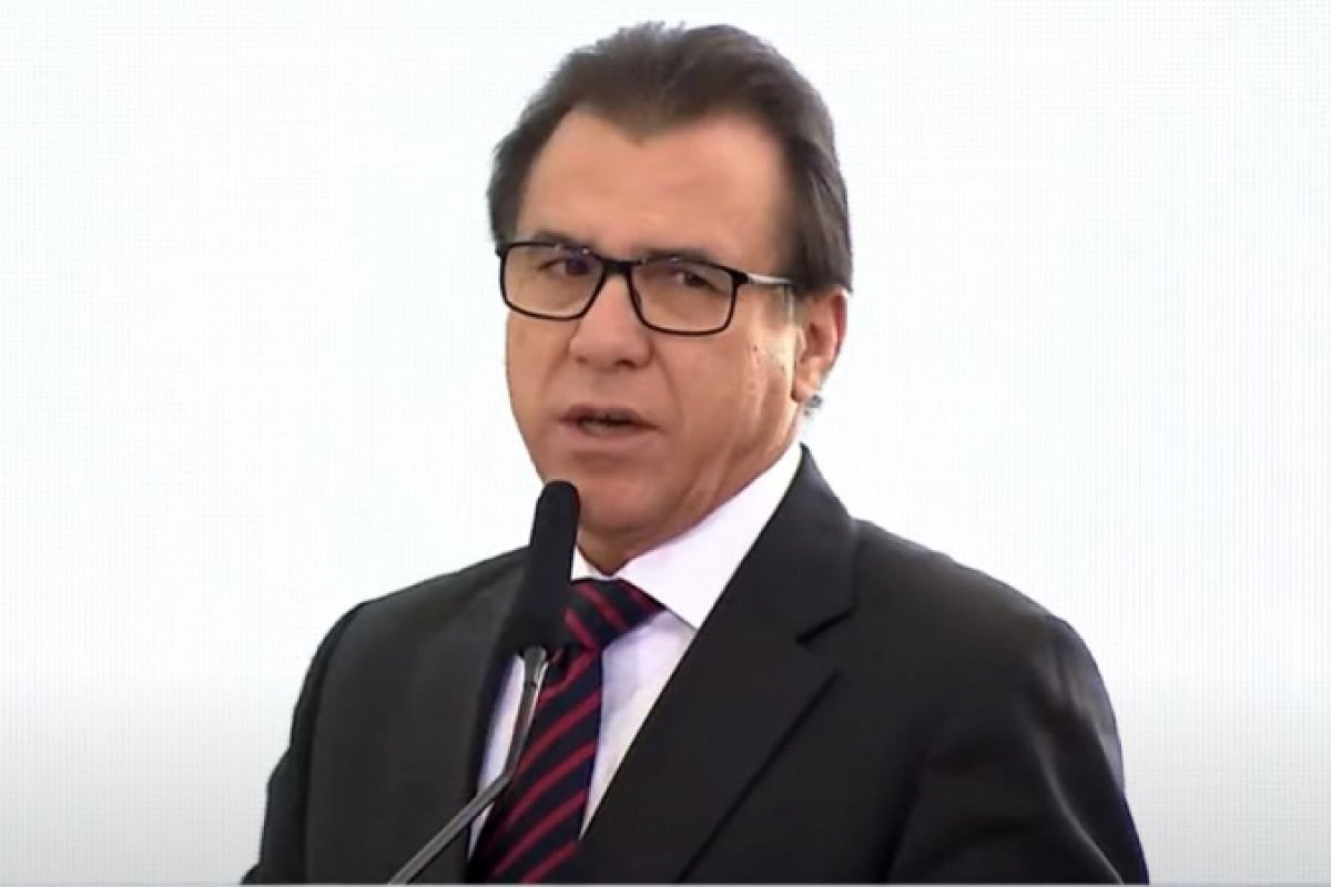 Ministro do Trabalho diz que é contra serviço de mototáxi por aplicativos em grandes cidades