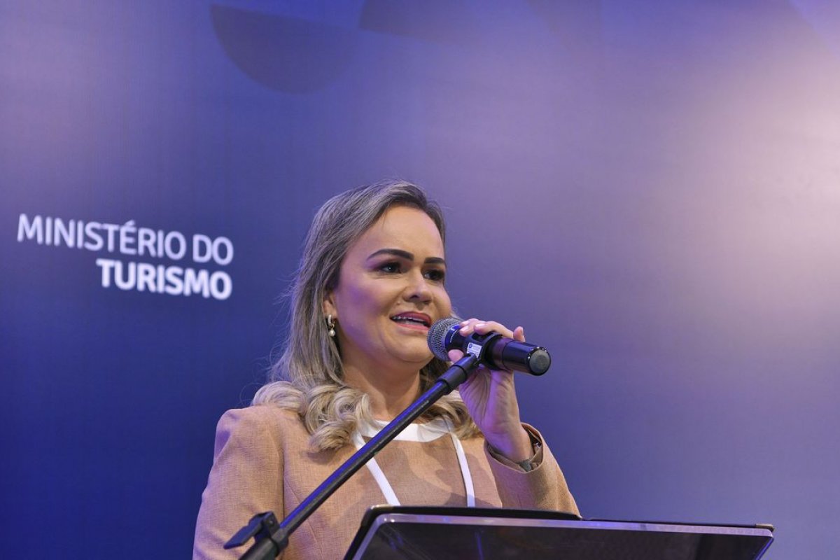 Ministra do Turismo é investigada por suposto uso de mais de R$ 1 milhão do fundo eleitoral em “gráficas fantasmas”