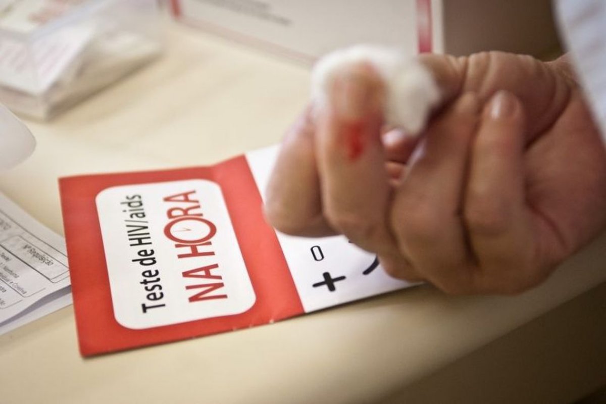 Ministério da Saúde afirma que 135 mil são portadoras do vírus HIV e não sabem