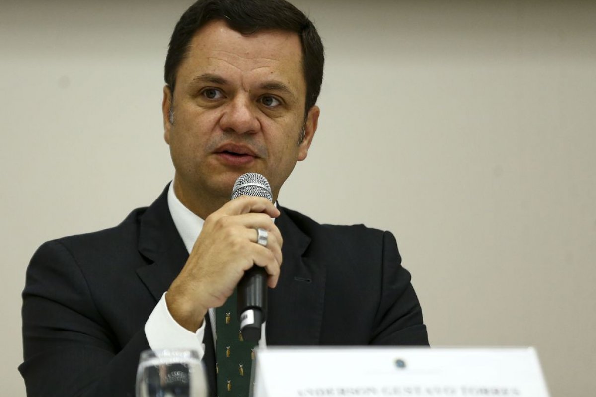 Moraes envia pedido de liberdade a Anderson Torres para a PGR