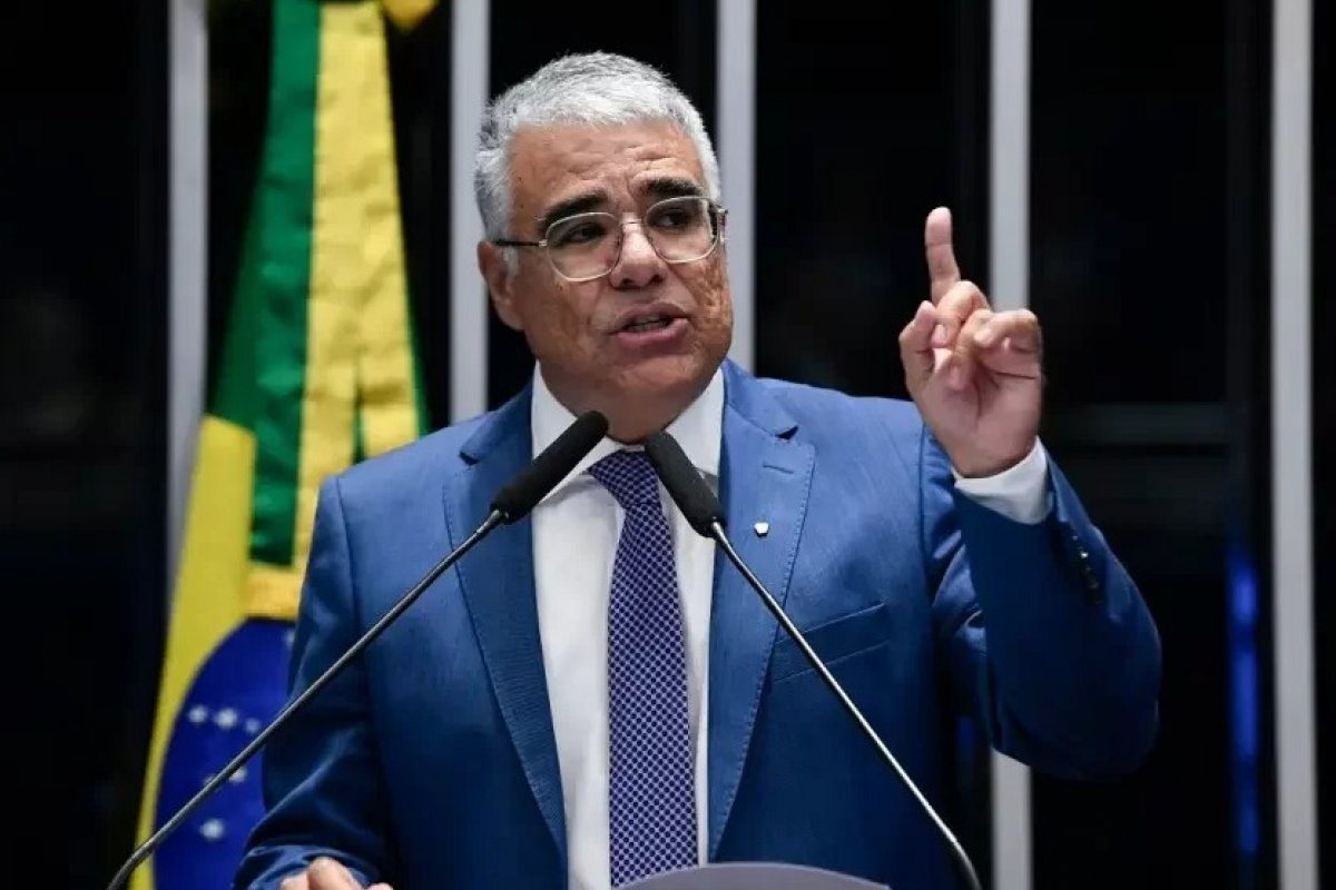 Girão muda de partido e Novo tem primeiro senador da história
