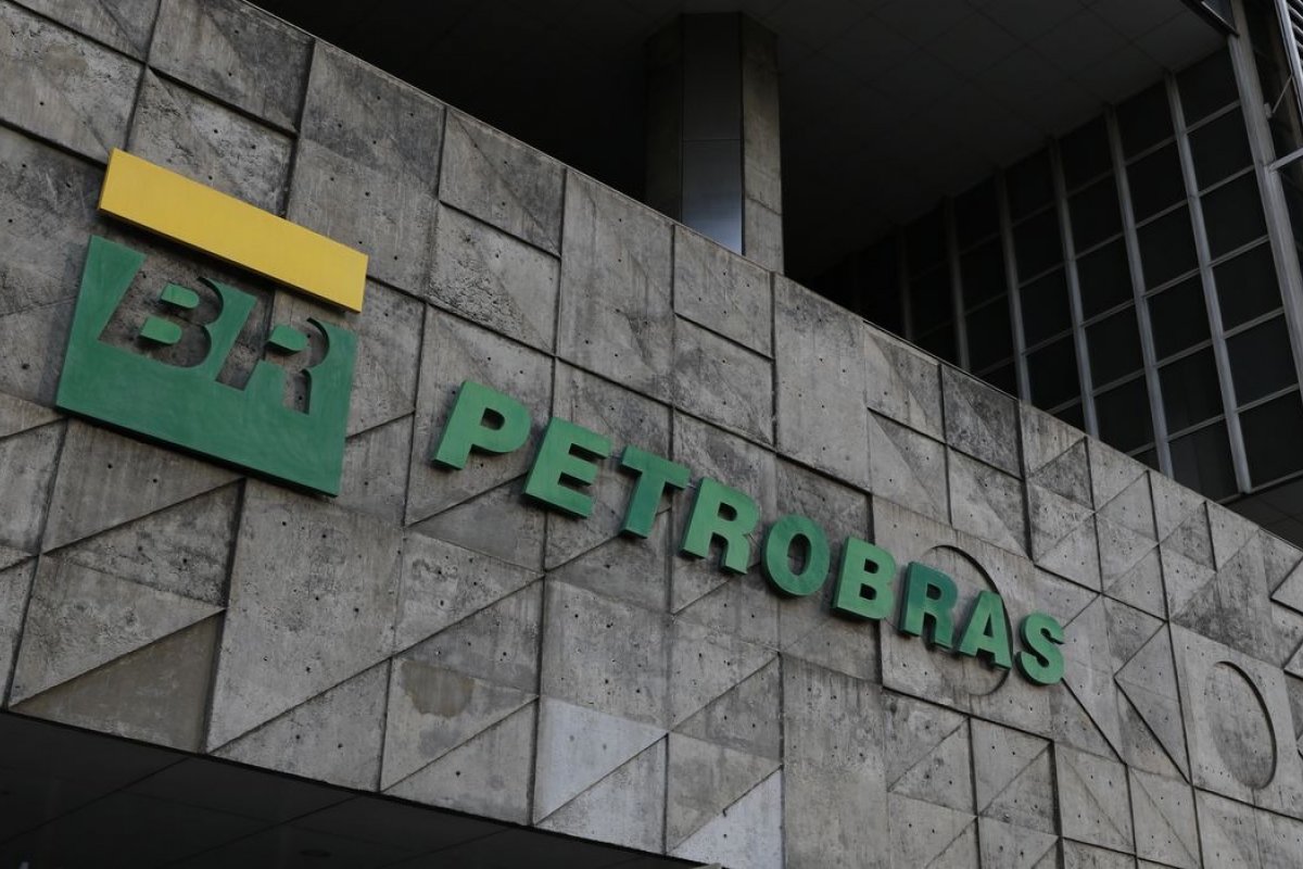 Vendas totais da Petrobras ficam estáveis em 2022, aponta relatório