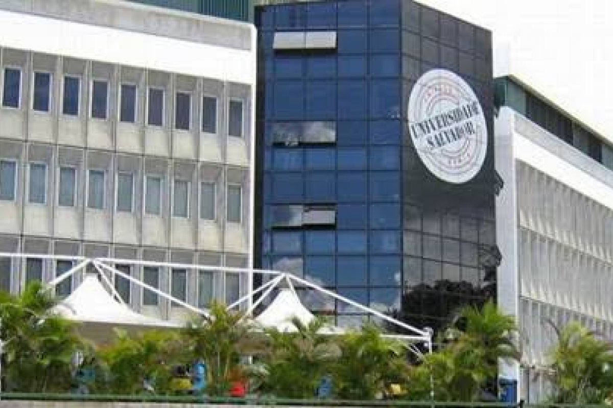 Universidade é acionada por aumento abusivo na mensalidade do curso de Medicina