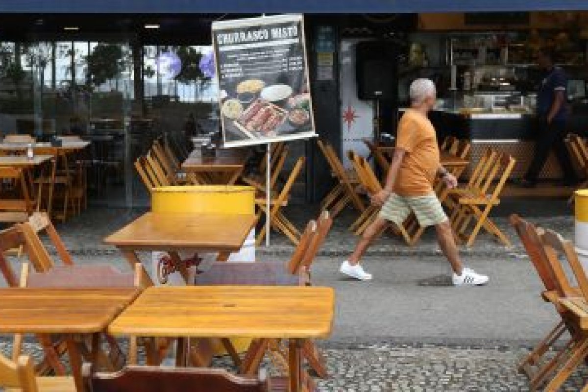 Setor de serviços cresce 3,1% em dezembro e fecha ano com alta de 8,3%