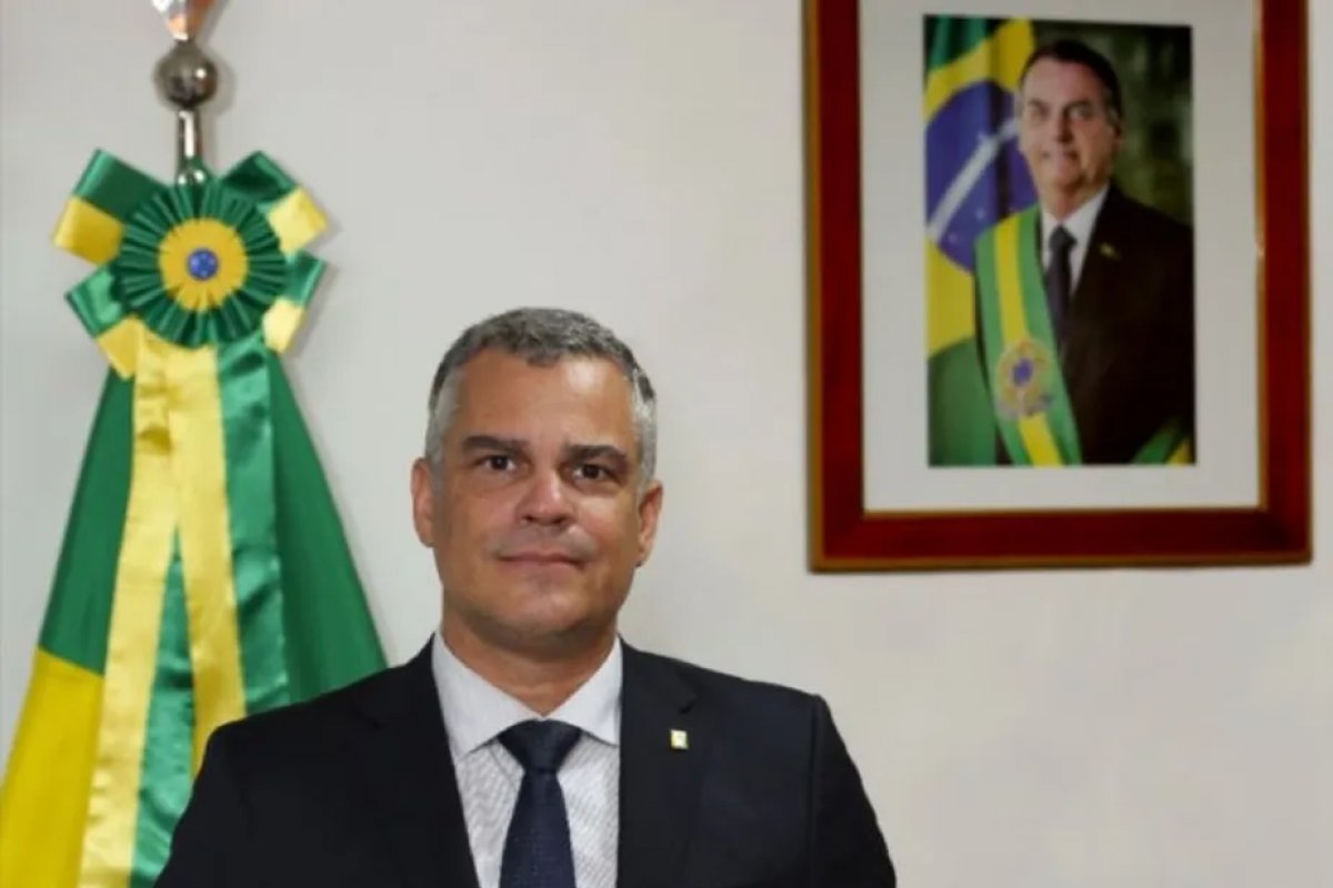 Assessor de Bolsonaro aciona STF após ser dispensado da Comissão de Ética por ordem de Lula