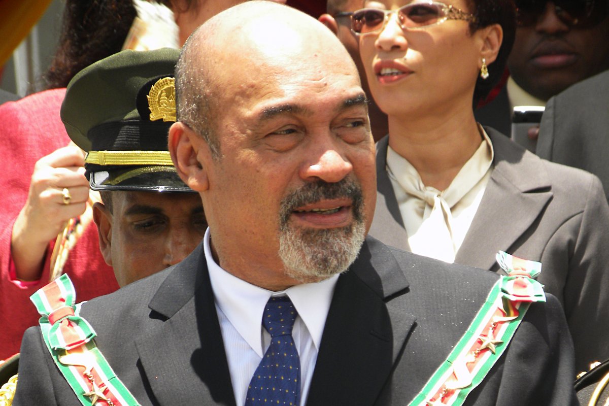 Presidente do Suriname é condenado por assassinato de adversários políticos