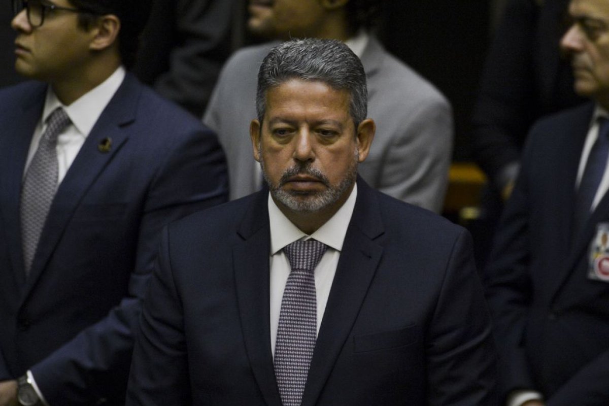 Arthur Lira diz que vai discutir “regras de convivência” para parlamentares