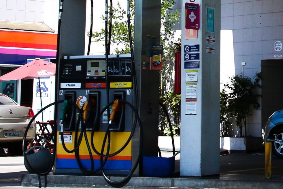 Valor do litro da gasolina cai para R$ 5,08 nos postos do país, aponta ANP