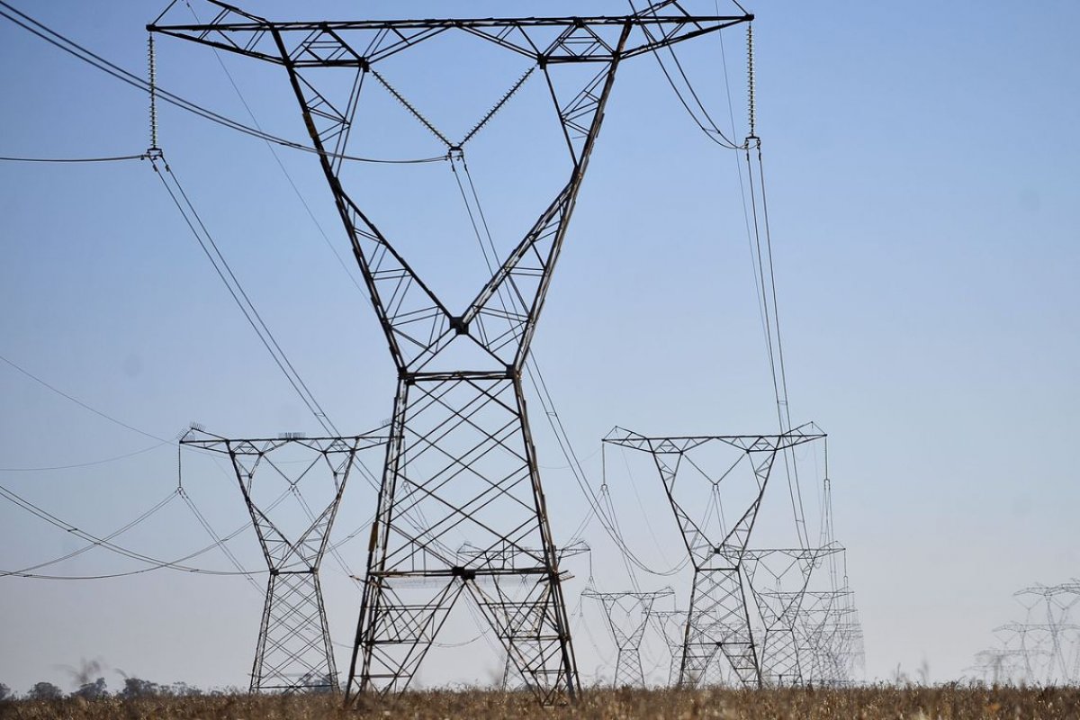 Bandeira tarifária da energia elétrica em dezembro será amarela  