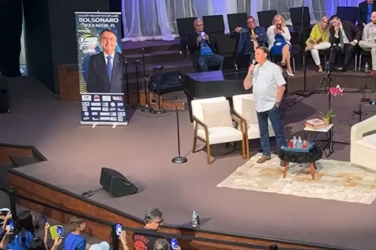 'Missão não acabou', diz Bolsonaro sobre retorno ao Brasil nas próximas semanas